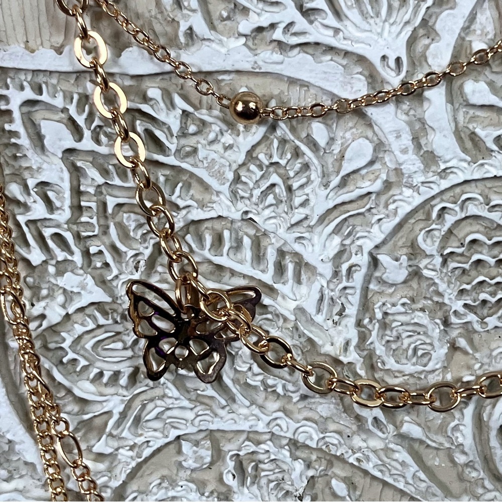 NWT Claire’s Gold Tone 3D Butterfly Multi Strand Choker Necklace Fairy Festival - Picture 4 of 7